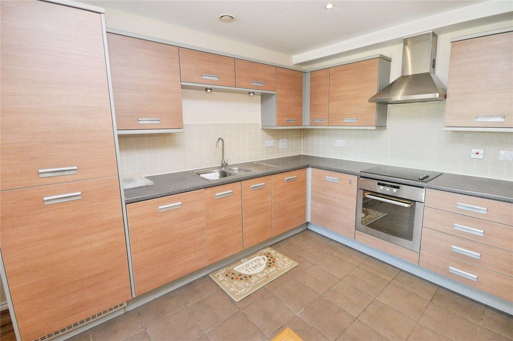 Property photo 3 of 10 Picture No. 12