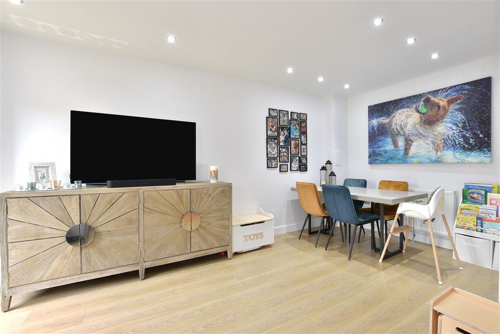 Property photo 3 of 11 Lounge/Dining Room