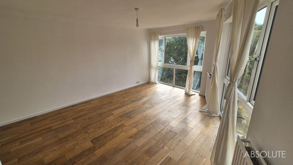 Property photo 2 of 34