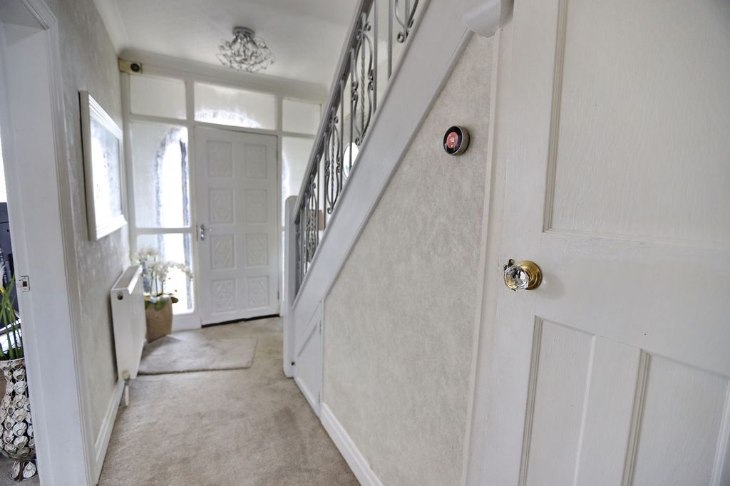 Property photo 2 of 24