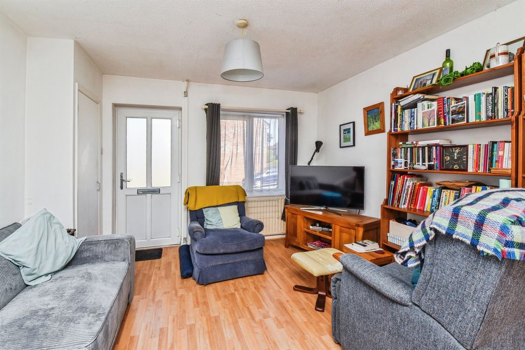 Property photo 3 of 20