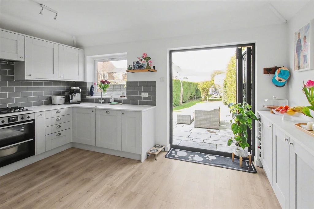 Property photo 3 of 11 Kt.Jpg