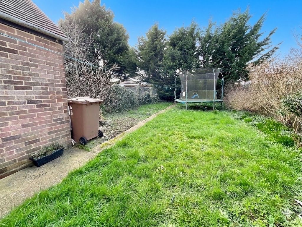 Property photo 2 of 11 4886441