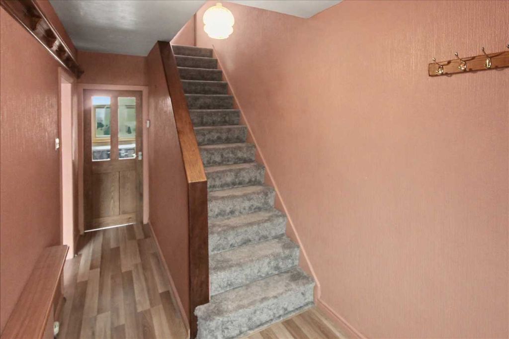 Property photo 2 of 26 Entrance Hall