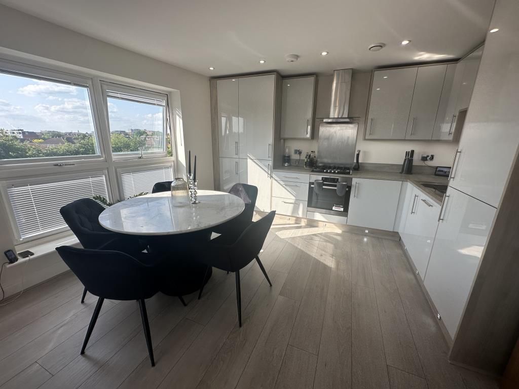 Property photo 1 of 8 Kitchen