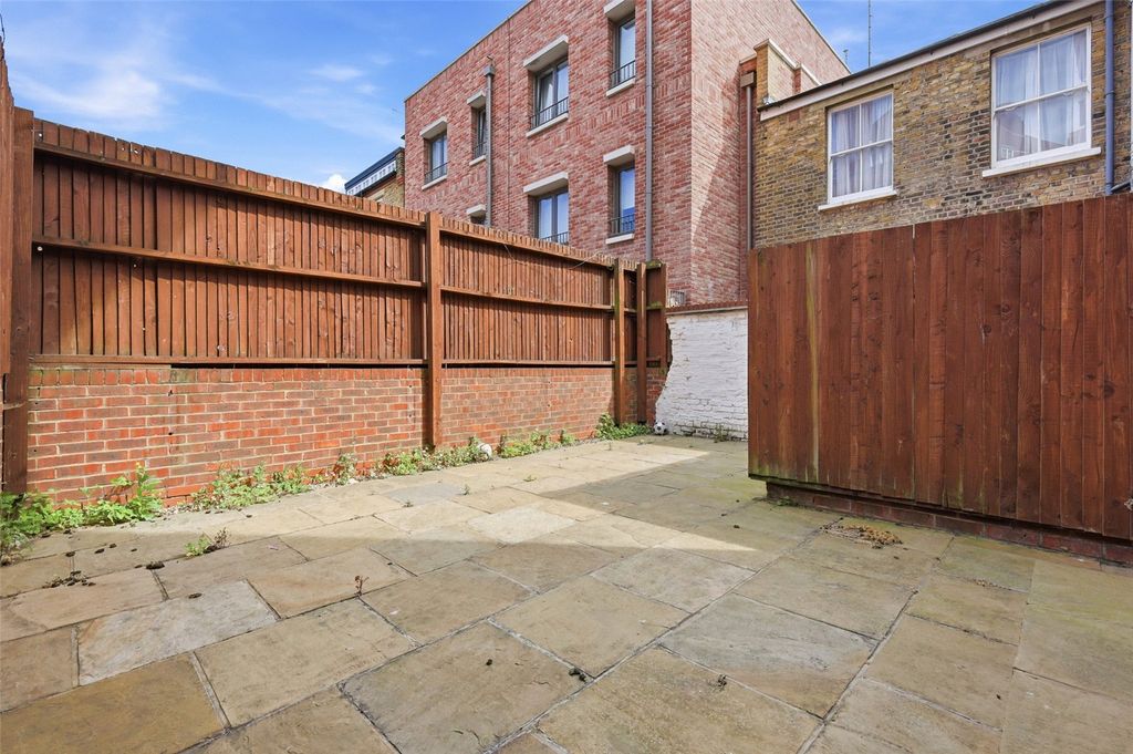 Property photo 2 of 11 Picture No. 15