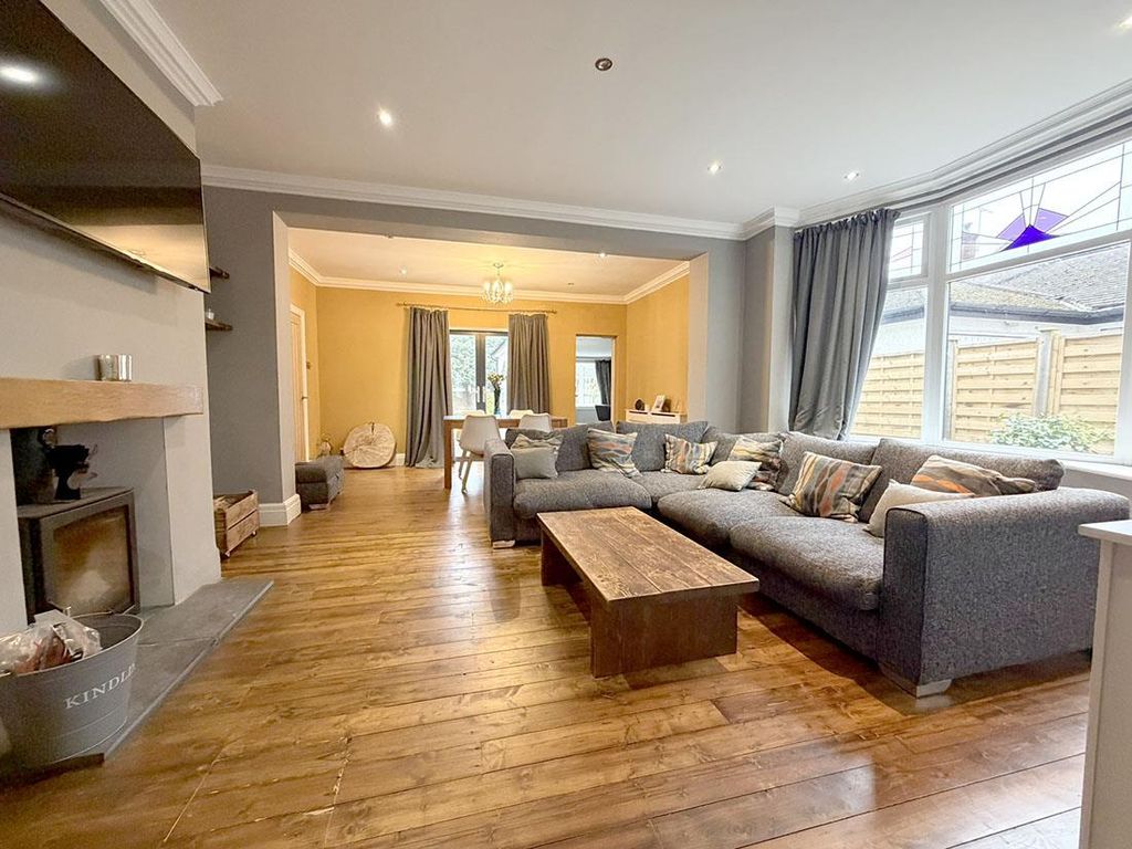 Property photo 3 of 21