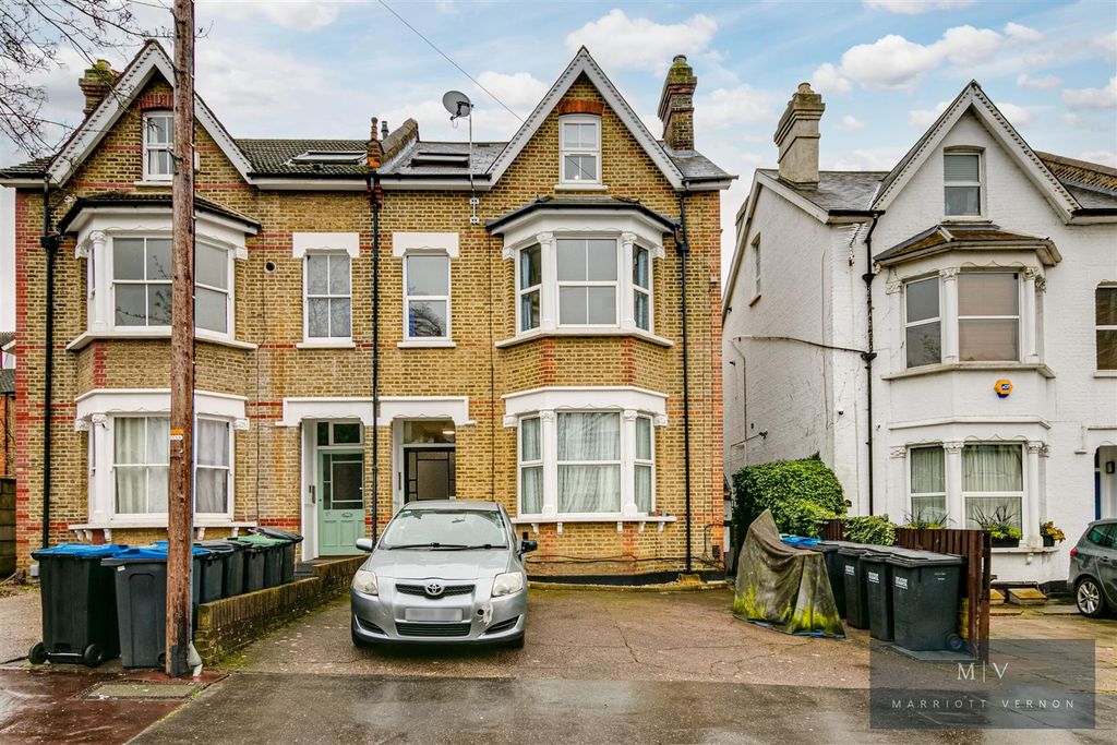 Property photo 1 of 11 Woodstock Road 26 Flat 3-13.Jpg