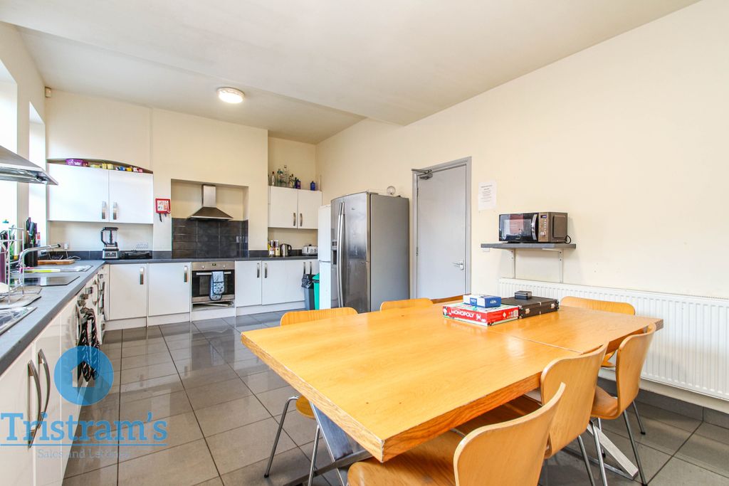 Property photo 3 of 32 Img_9244