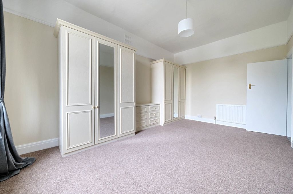 Property photo 2 of 19 Picture No. 04