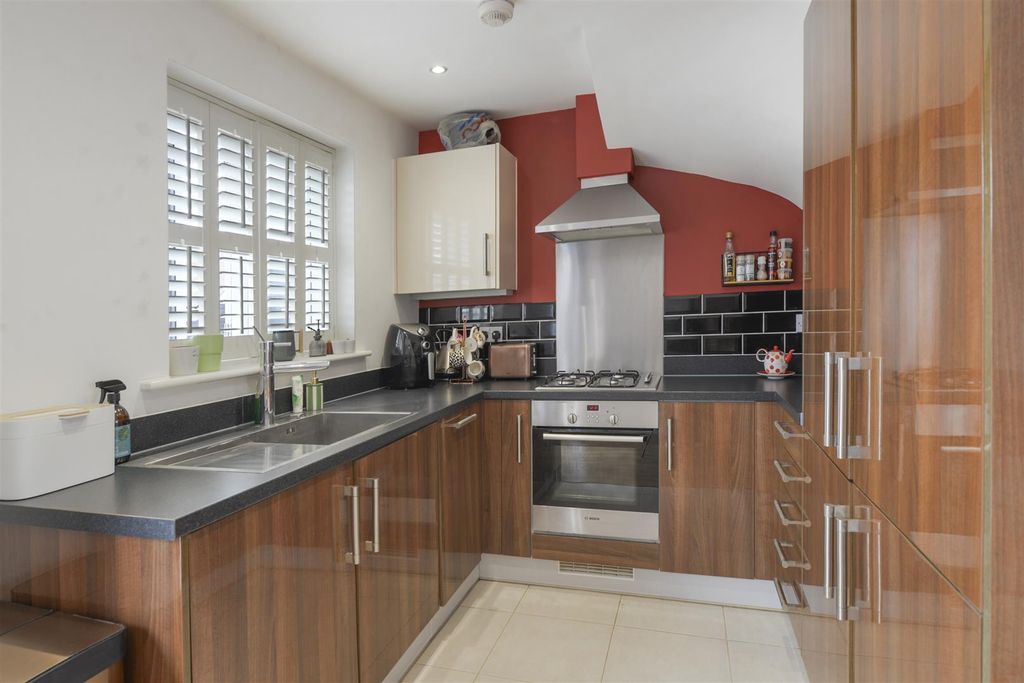 Property photo 3 of 10 3