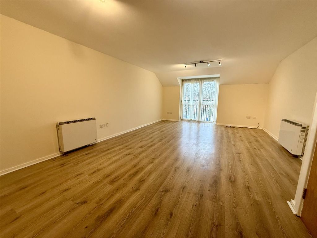 Property photo 3 of 14 Lounge/Diner