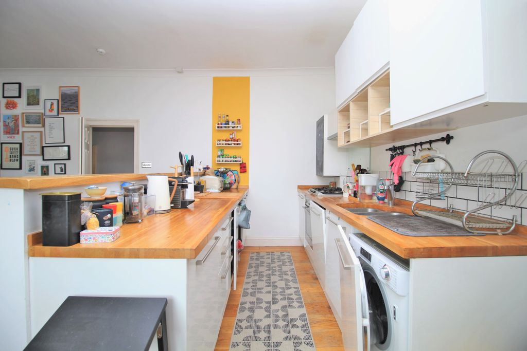 Property photo 3 of 17 42