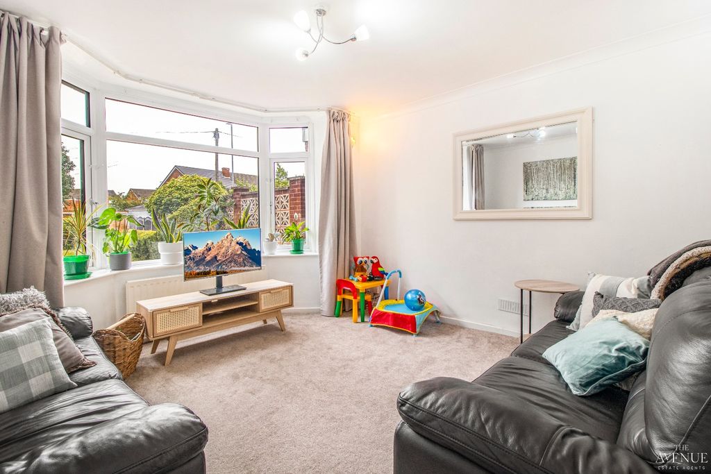Property photo 3 of 38 4390027