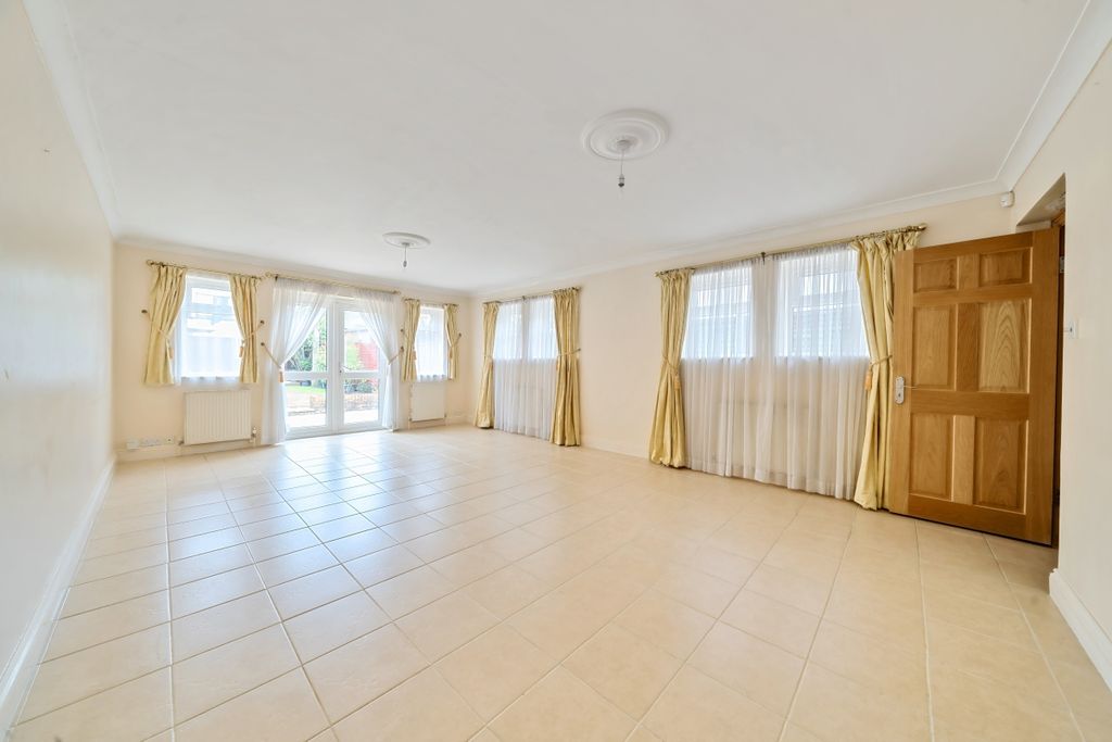Property photo 2 of 15 1140061 (2)