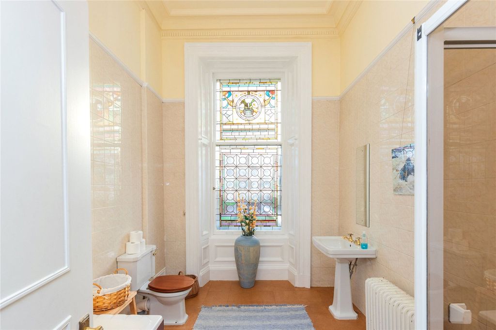 Additional image 11 of 4 bed flat for saleCleveden Road, Glasgow G12