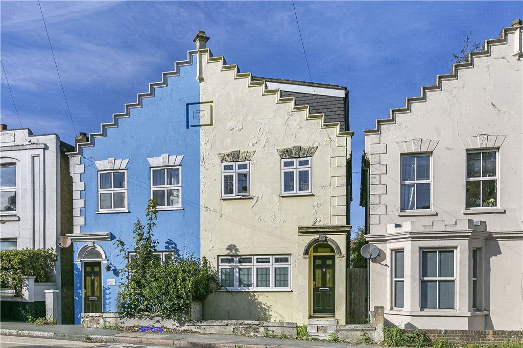 Property photo 1 of 14 Front View