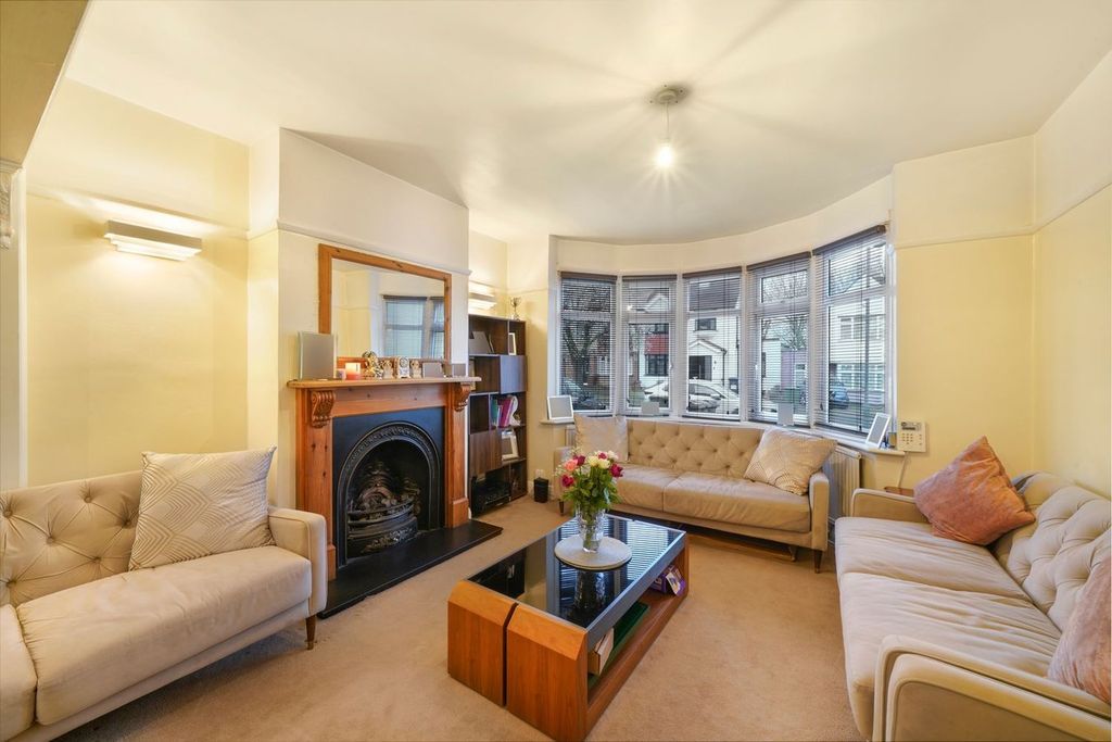 Property photo 3 of 22