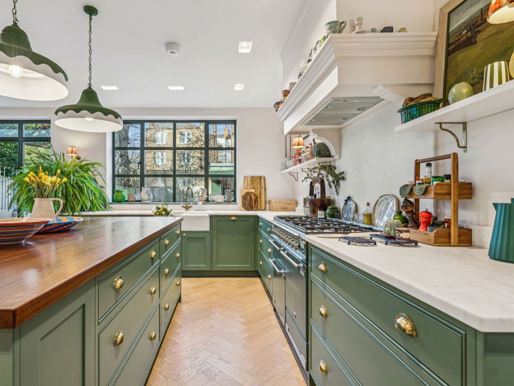 Property photo 3 of 25