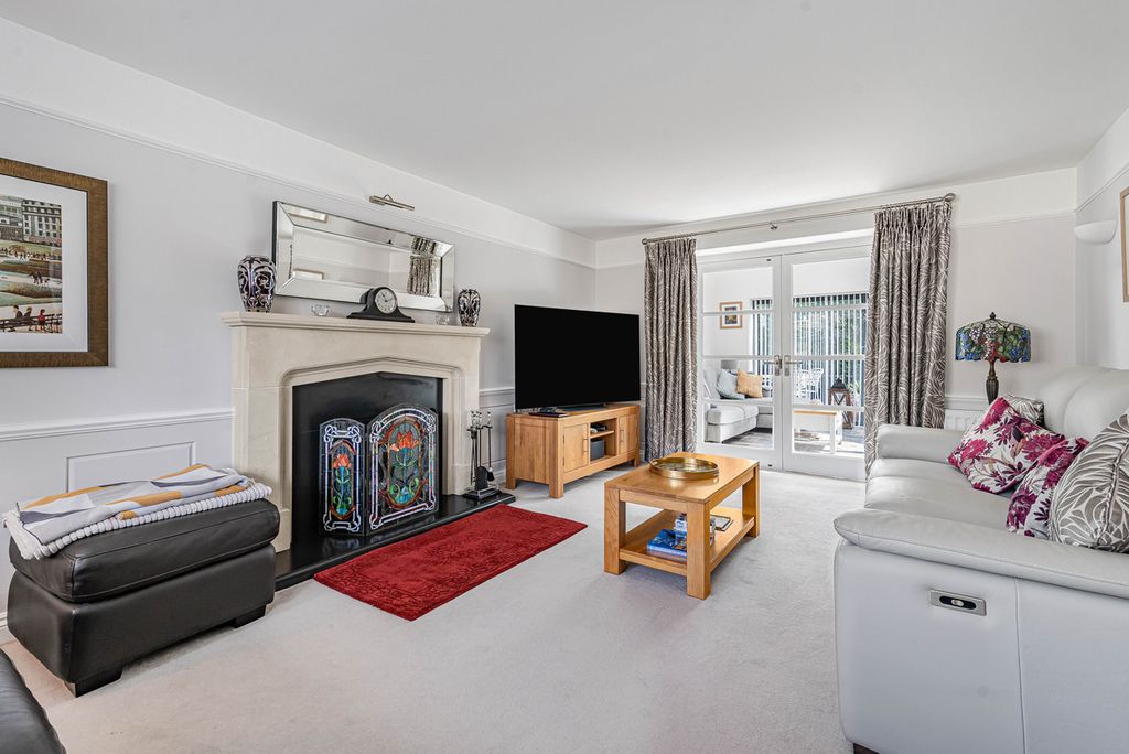 Property photo 2 of 48