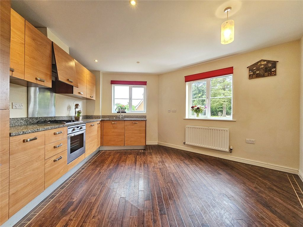 Property photo 2 of 11 Picture No. 21