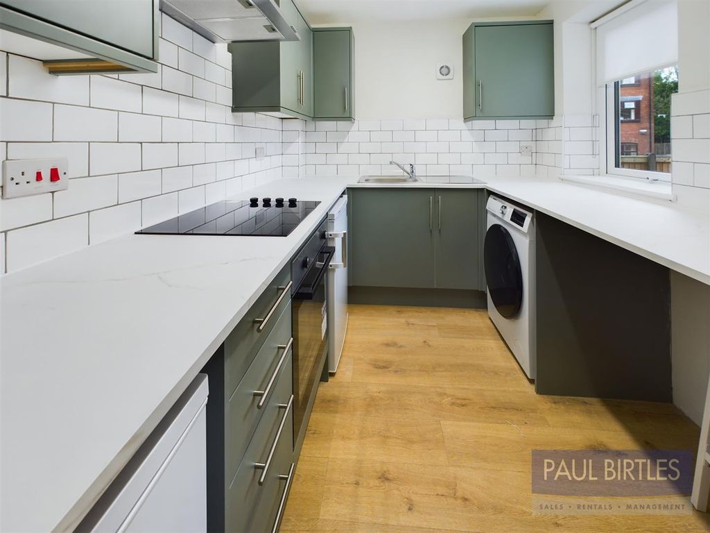 Property photo 3 of 10 Cam01301G0-Pr0430-Still007.Jpg