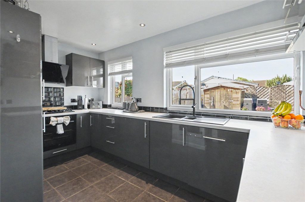 Property photo 3 of 23 Picture No. 10
