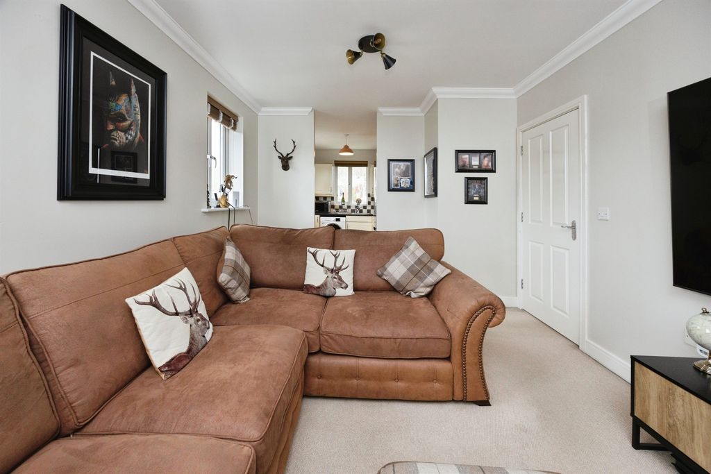 Property photo 3 of 19