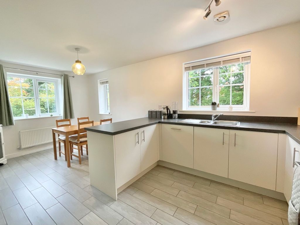 Property photo 2 of 24