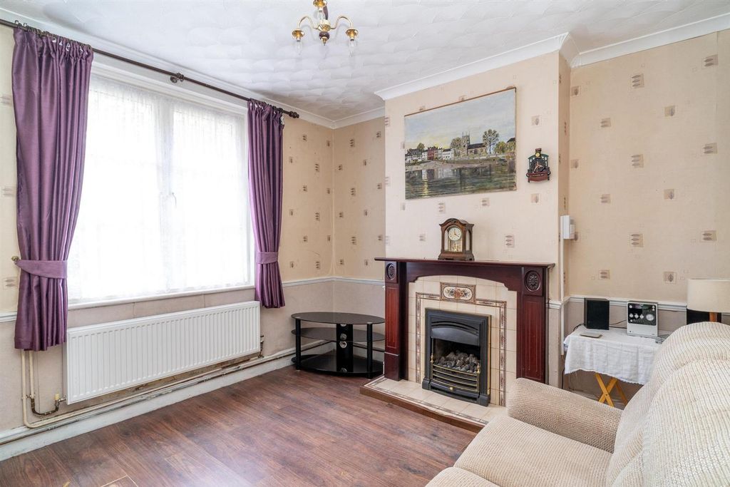 Property photo 2 of 16 Reception Room