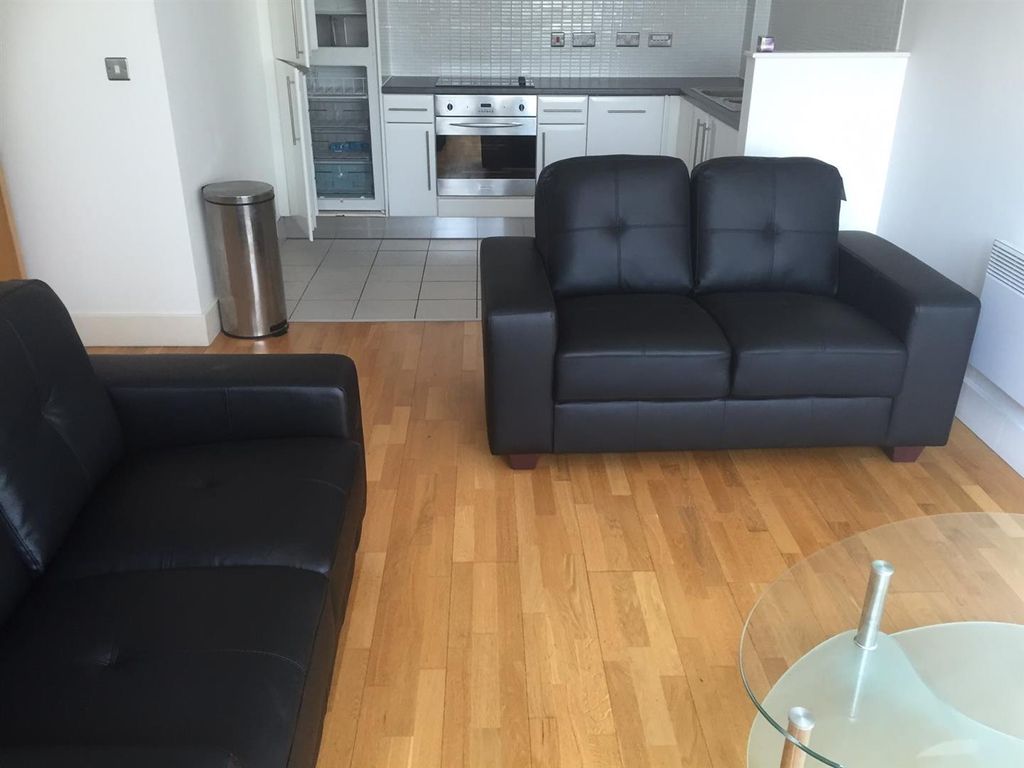 Property photo 3 of 5 Living Room Marketing.Jpg