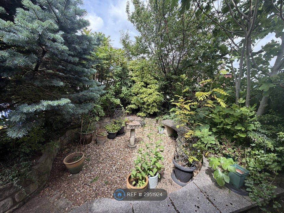 Property photo 3 of 26