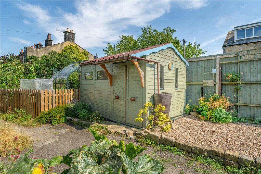 Property photo 2 of 16 Garden/Timber Shed