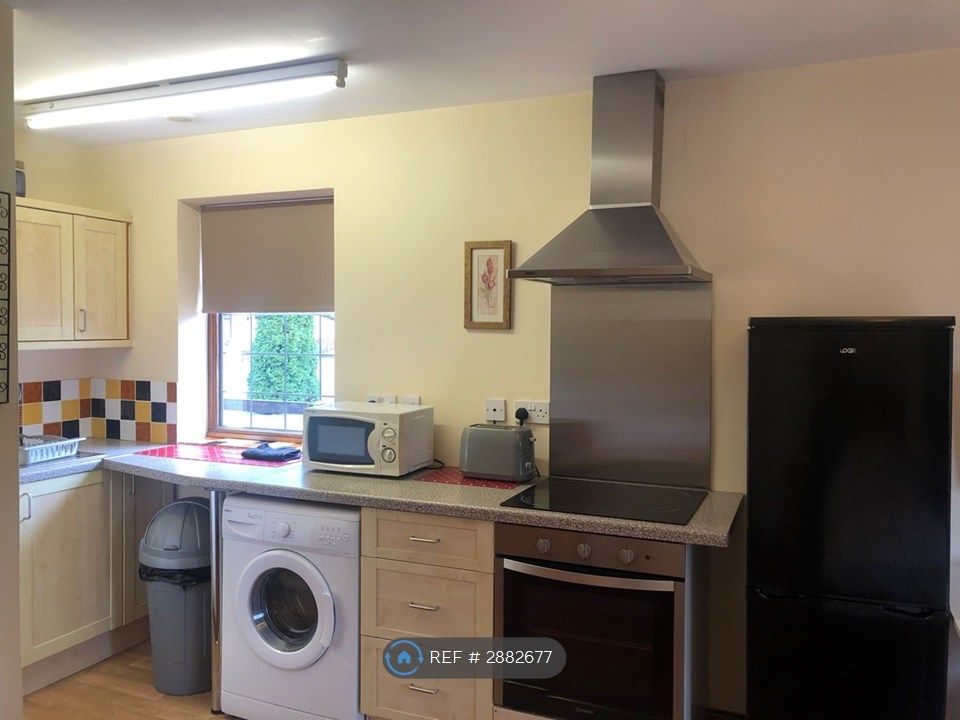 Property photo 2 of 8 Kitchen