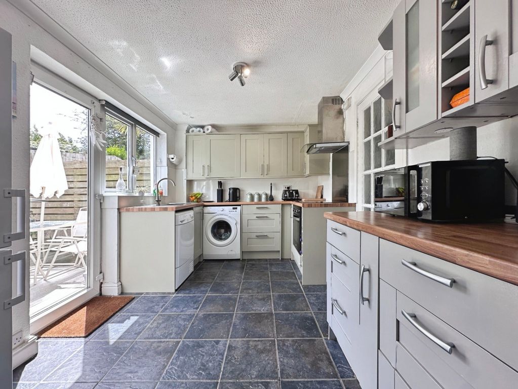 Property photo 2 of 18 5229621