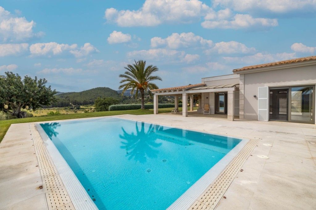 Property photo 3 of 20 Pool (1)