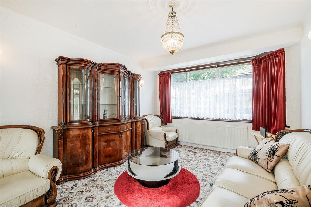 Property photo 3 of 19