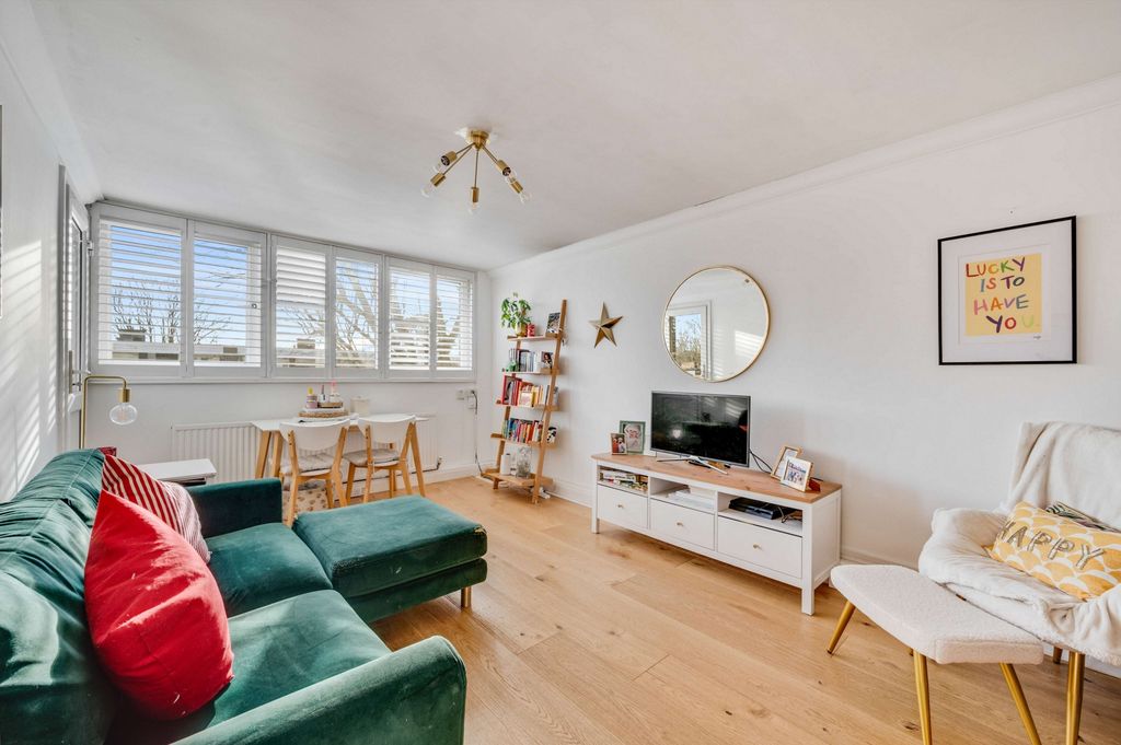 Property photo 1 of 13 Photo 8