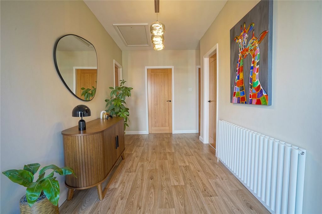 Property photo 2 of 22 Picture No. 10