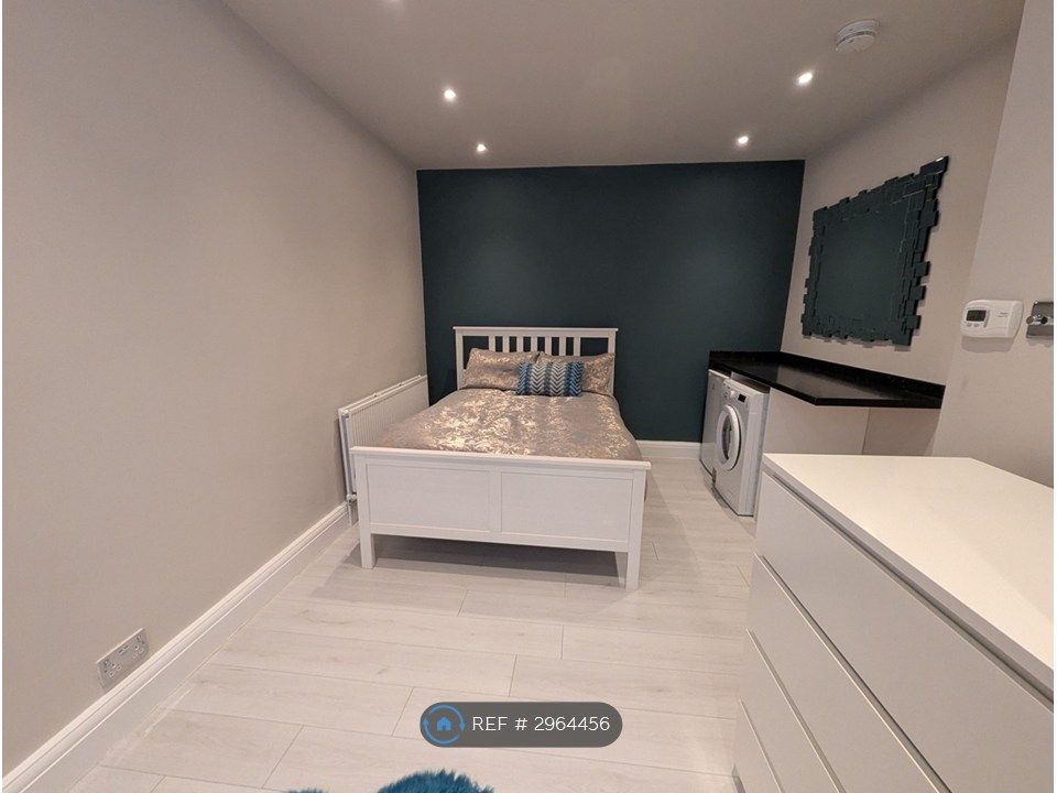 Property photo 1 of 31