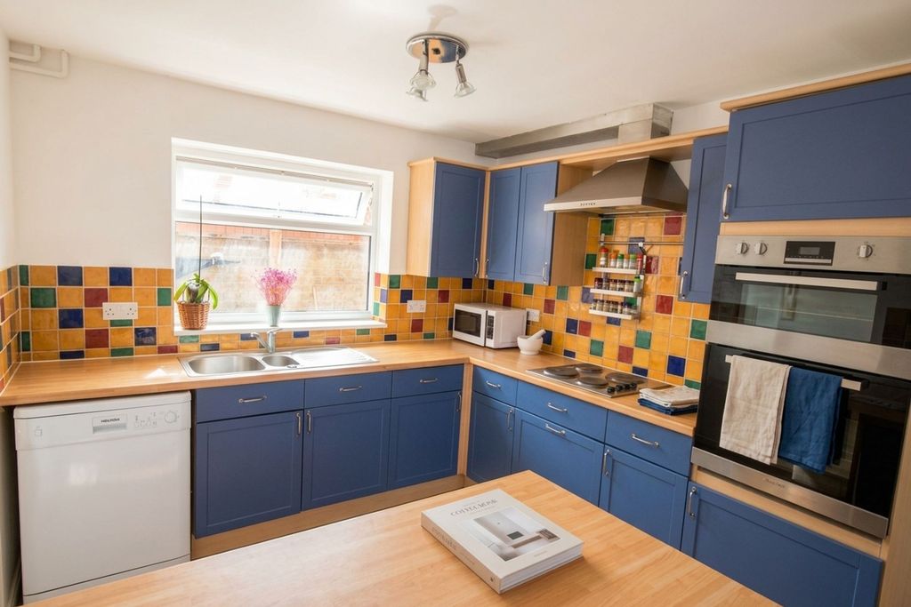 Property photo 2 of 13