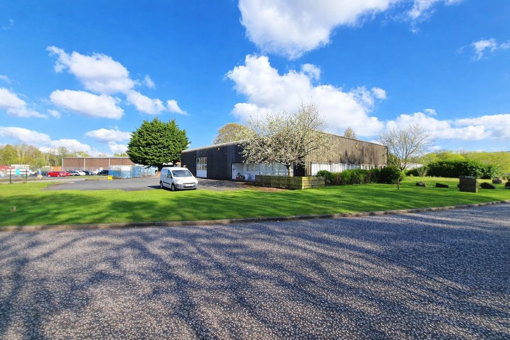 Property photo 3 of 12