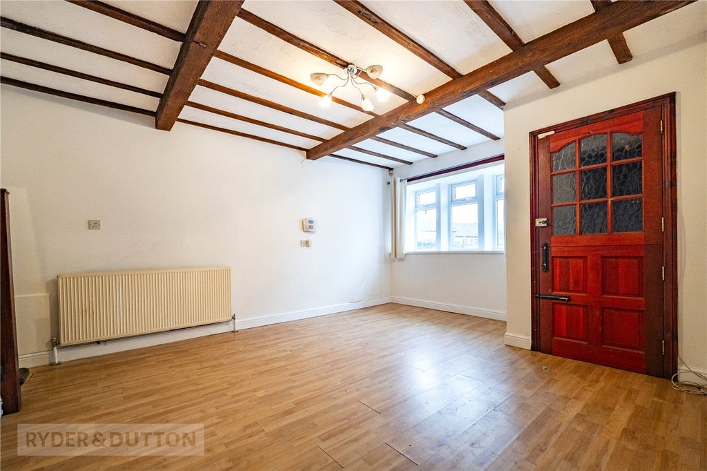 Property photo 2 of 21 Lounge