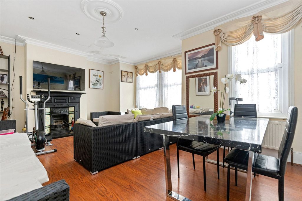 Property photo 3 of 17 Picture No. 14