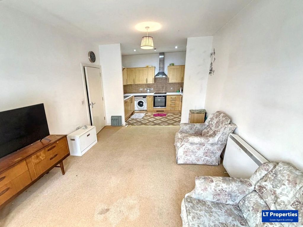 Property photo 3 of 11