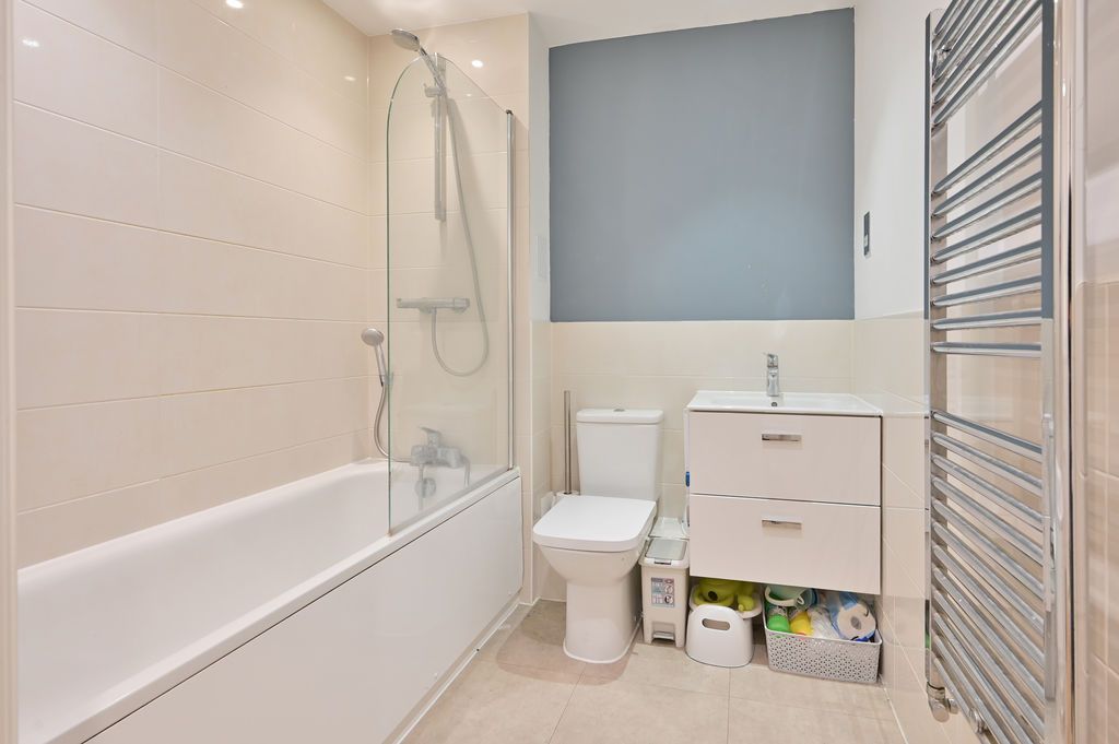 Property photo 3 of 12 Bathroom