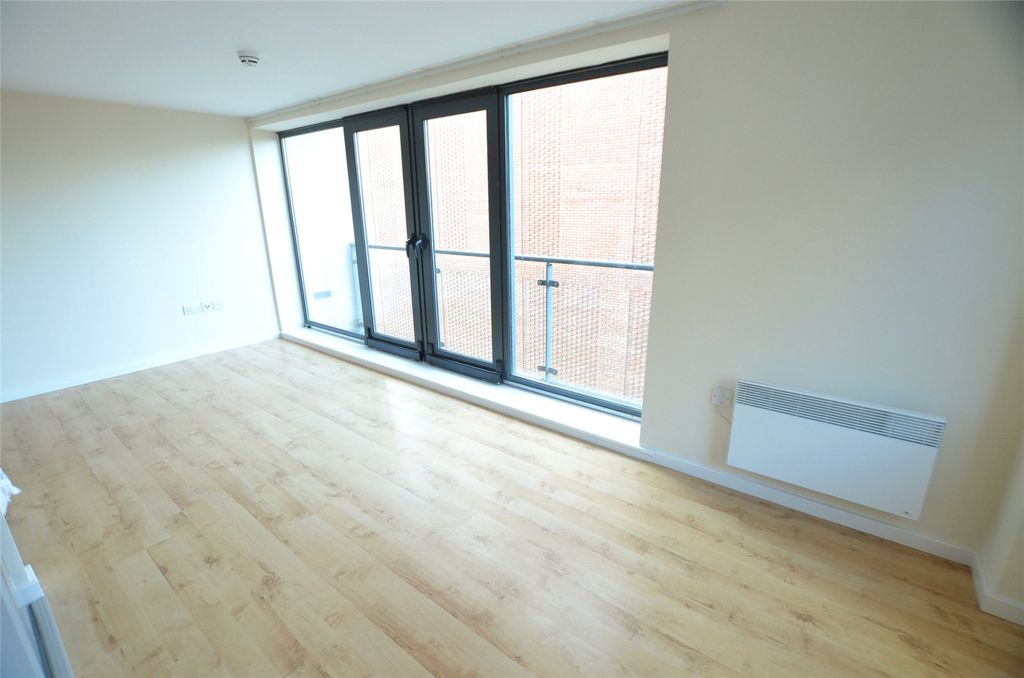 Property photo 3 of 12 Picture No. 11