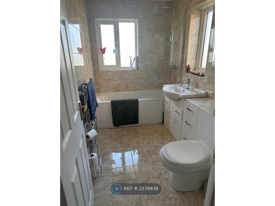 Property photo 1 of 2