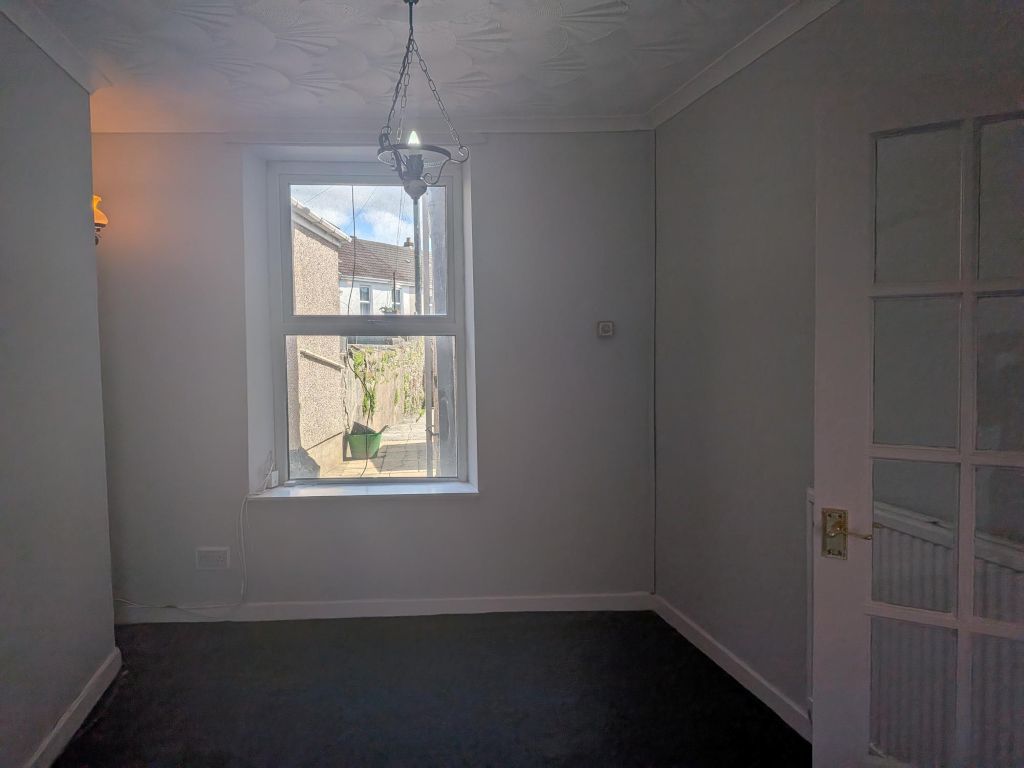 Property photo 2 of 9 Lounge