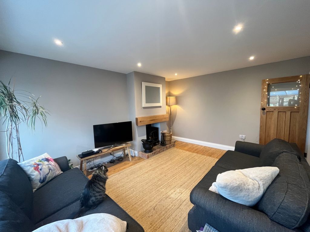 Property photo 3 of 17 Photo 2